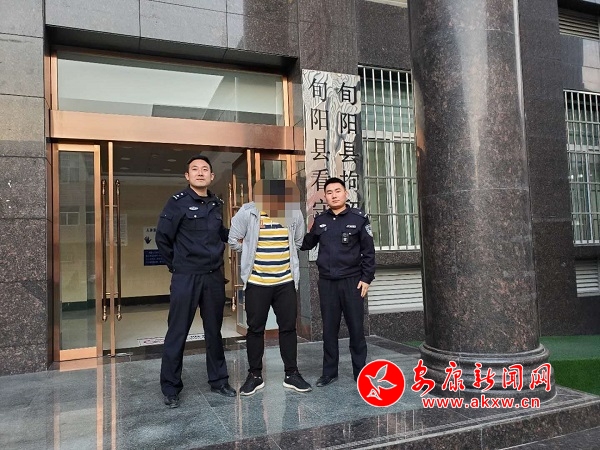一男子为泄私愤发朋友圈侮辱民警执法被拘留1.jpg