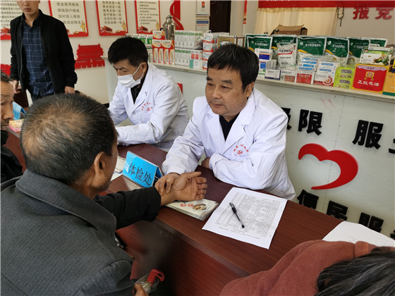 安康市中心血站联合旬阳县麻坪镇卫生院开展“义诊进基层便民送健康”义诊活动