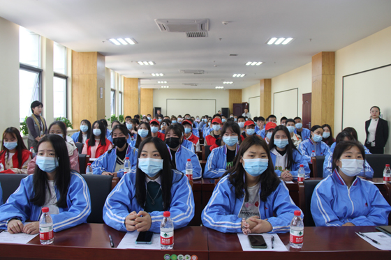 时代青年讲奉献  爱心热血勇担当——安康职业技术学院学生参加血站开放日活动