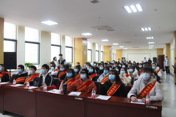 汇集爱心洪流 传递献血理念——2020年安康学院学生参加血站开放日活动