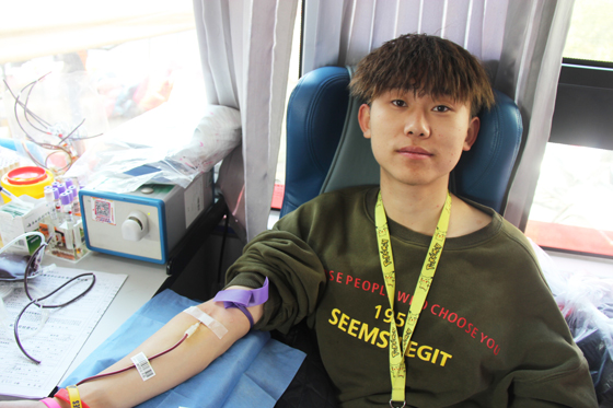 飞扬热血青春  汇集爱心洪流——安康学院积极开展冬季献血活动