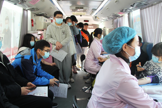 飞扬热血青春  汇集爱心洪流——安康学院积极开展冬季献血活动