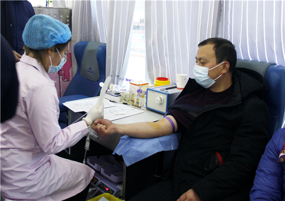 “让爱暖冬”无偿献血活动走进白河县中厂镇同心社区