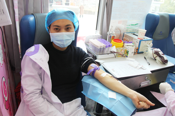 医者仁心 大爱无疆 挽袖献血 守护生命 ——安康市人民医院开展冬季爱心献血活动