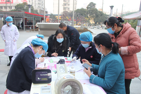 医者仁心 大爱无疆 挽袖献血 守护生命 ——安康市人民医院开展冬季爱心献血活动