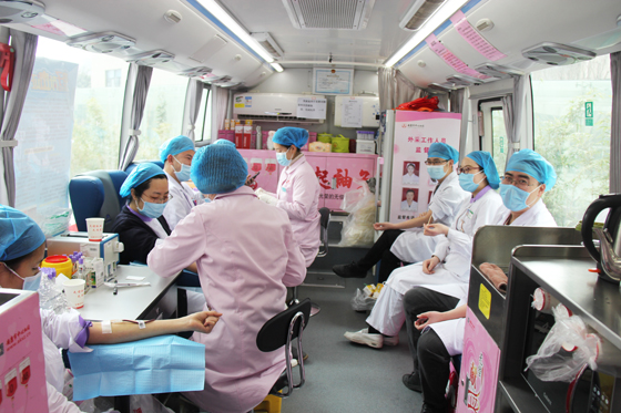 医者仁心 大爱无疆 挽袖献血 守护生命 ——安康市人民医院开展冬季爱心献血活动