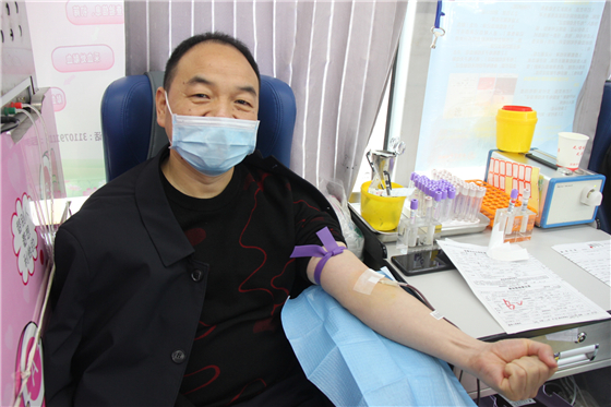 人民警察一心为民，捋袖捐血铁血柔情——安康市公安局积极开展冬季献血活动