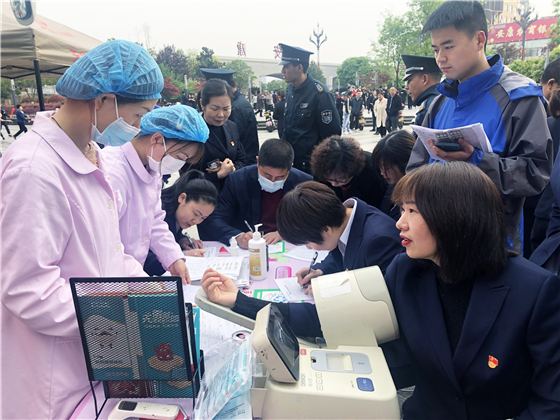 怀感恩之心 回社会之情 ——陕西兴科房建集团积极开展主题献血活动