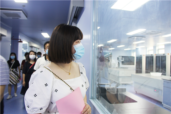 全市精神文明创建工作观摩活动走进市中心血站