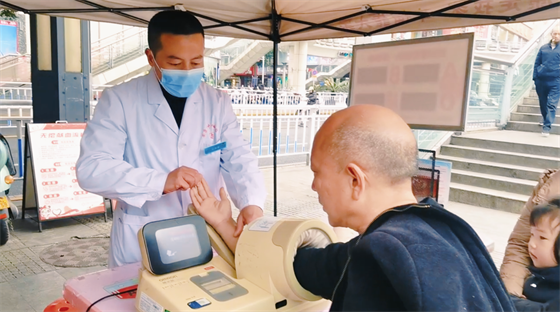 安康这三兄妹，热血！