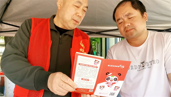 安康李军，18年献出“10”个自己……