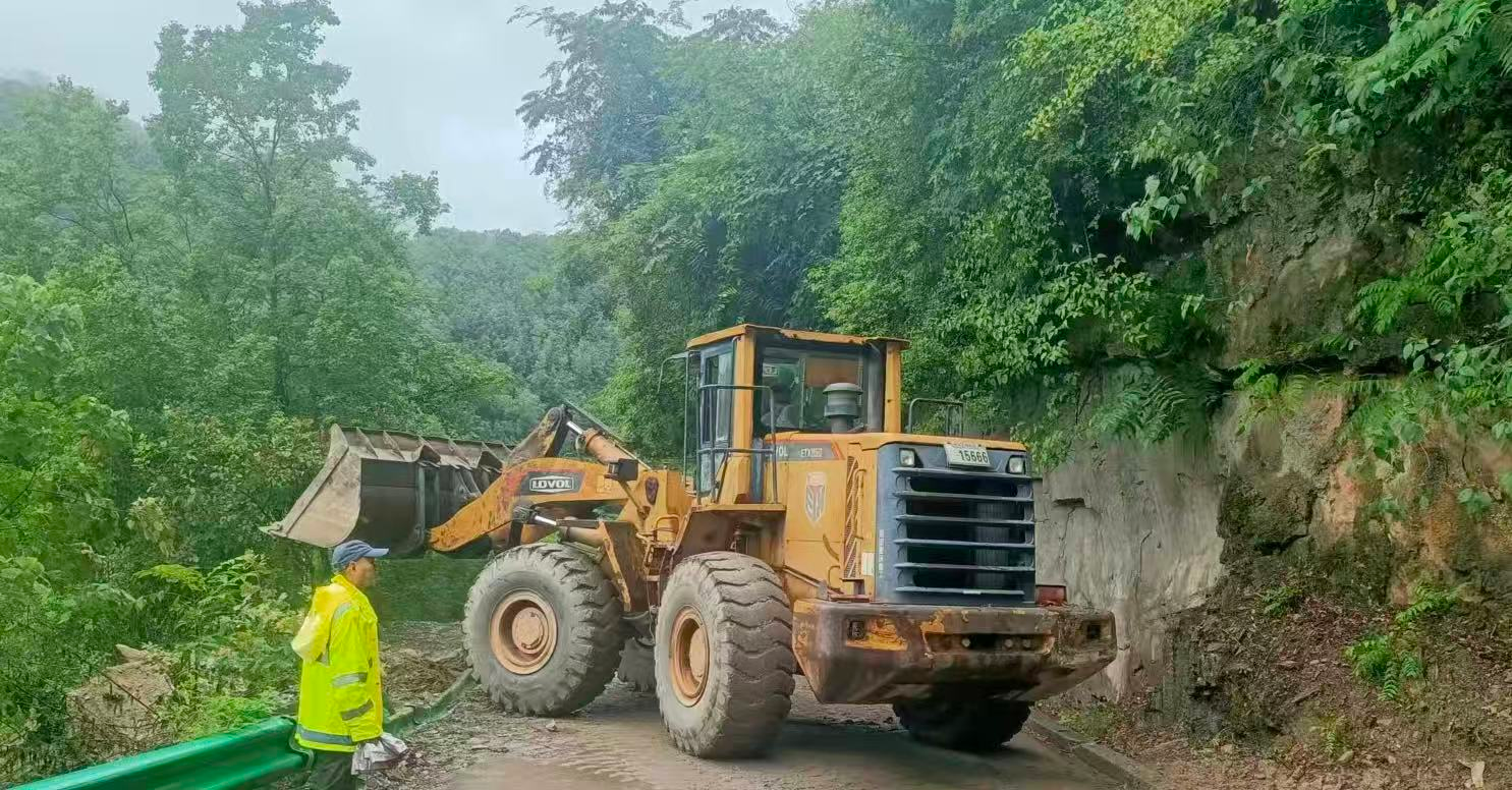 抢修道路