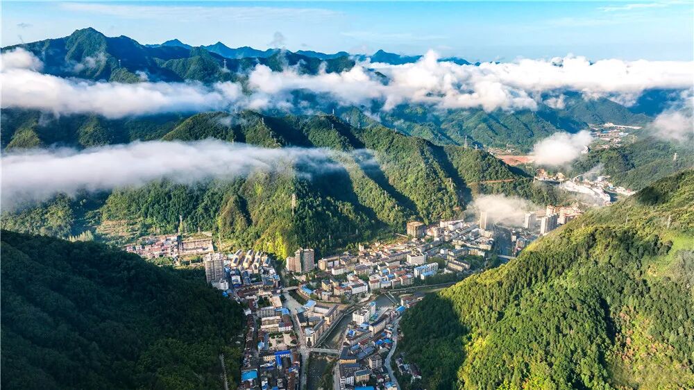 宁陕县城全景。(资料图) 图片