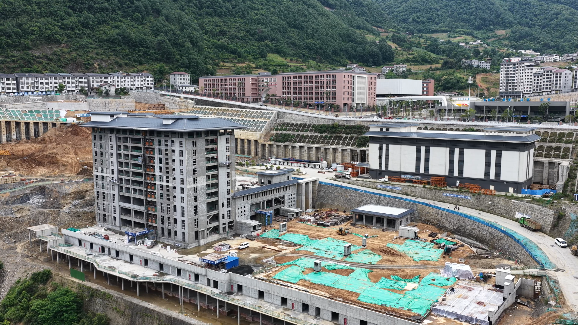 7月3日,秦巴智慧物流项目。(姚登 拍摄)